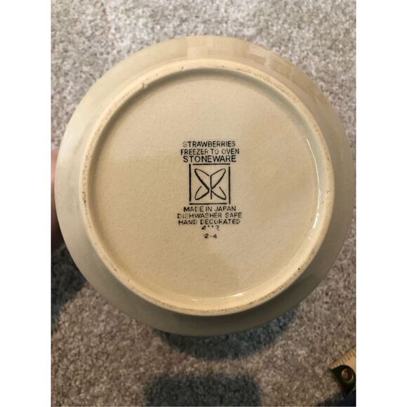 Strawberries Freezer to Oven Stoneware Tan Tea Pot - Picture 7 of 10